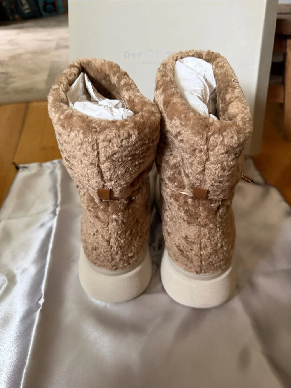 Luxurious Cozy Shearling Platform Boots - Tan EU 40